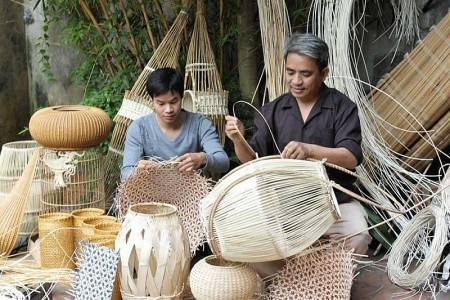 Nỗ lực làm giàu từ nghề truyền thống mây tre đan Phú Vinh