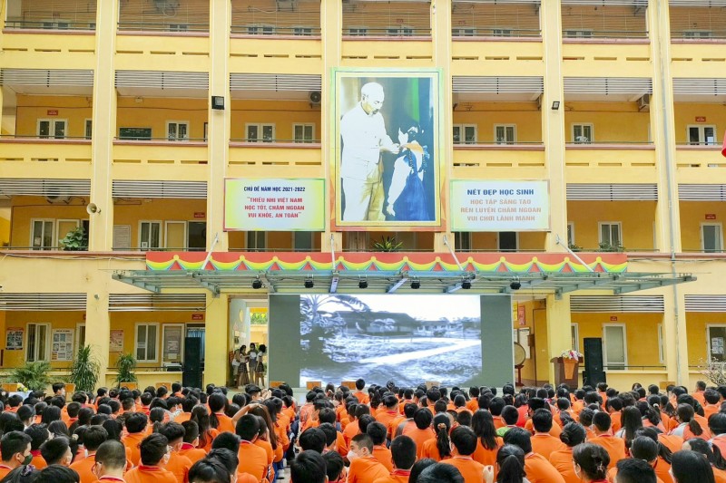 Khai thác màn hình LED sân trường hiệu quả tại Trường THCS Nguyễn Trãi (quận Ba Đình)