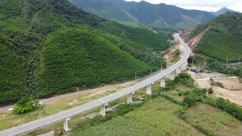 Quảng Ngãi: Bàn giao 50% mặt bằng dự án cao tốc Bắc - Nam phía Đông trước ngày 5/11