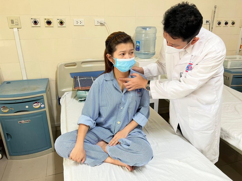Bệnh viện đầu tiên tại Việt Nam cắt u tuyến giáp qua tiền đình miệng bằng robot