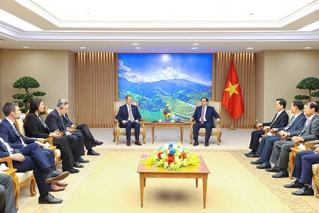 Thủ tướng Chính phủ Phạm Minh Chính tiếp Đoàn lãnh đạo và doanh nghiệp ba tỉnh miền Trung Ác-hen-ti-na