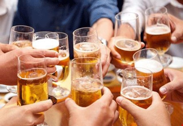 Đề xuất tăng thuế tiêu thụ đặc biệt với rượu, bia, thuốc lá