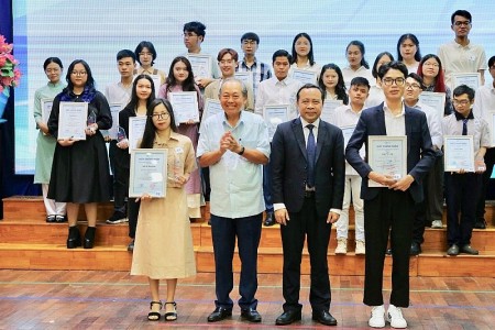 'Soi mình lên nước mắt' đoạt giải nhất Giải thưởng Văn học trẻ Đại học Quốc gia TP.HCM