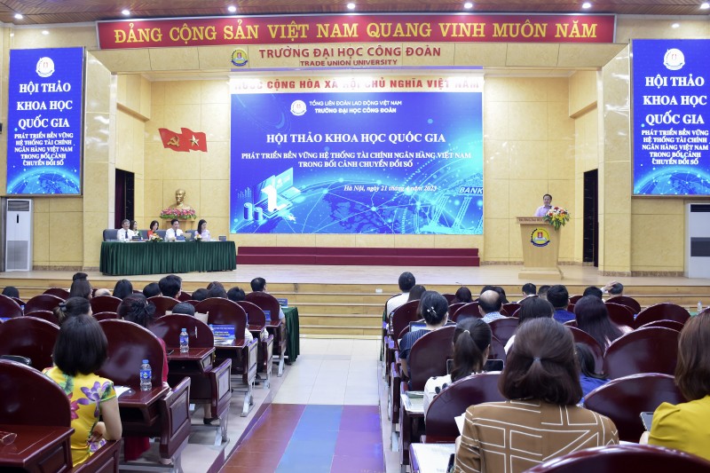 Phát triển bền vững hệ thống tài chính ngân hàng Việt Nam trong bối cảnh chuyển đổi số