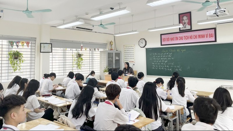 Hà Nội: Nhiều sinh viên xuất sắc được tuyển dụng làm giáo viên