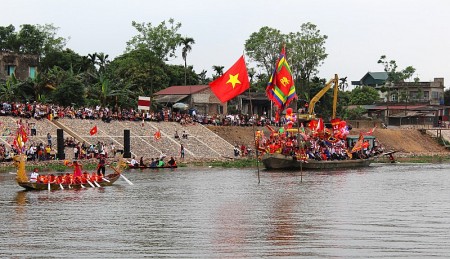 Nô nức tham gia lễ hội “hẹn ước” giữa hai làng ven sông Đáy