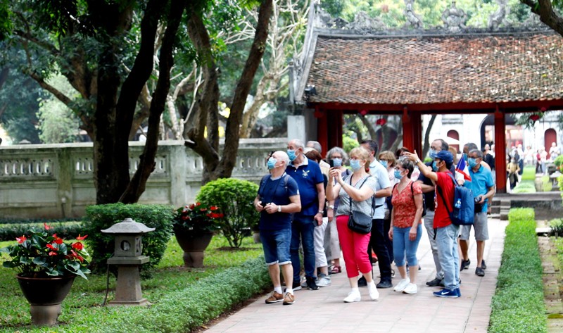 Các di tích của Hà Nội thu hút đông đảo khách tham quan