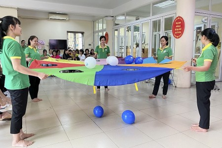 Gần 300 cán bộ, giáo viên tham gia tập huấn chuyên đề “Vận động sáng tạo”