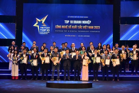 Vinh danh tốp 10 doanh nghiệp công nghệ số xuất sắc Việt Nam năm 2023