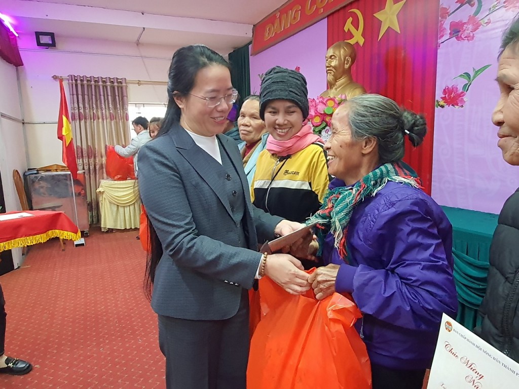 Hơn 22.000 phần quà Tết yêu thương từ Hội Nông dân Thủ đô đến với hội viên nghèo
