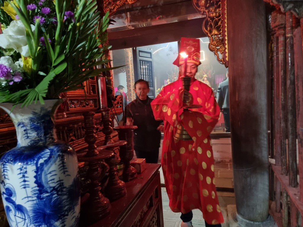 Độc đáo phong tục rước lửa lấy may trong đêm giao thừa ở Nam Định