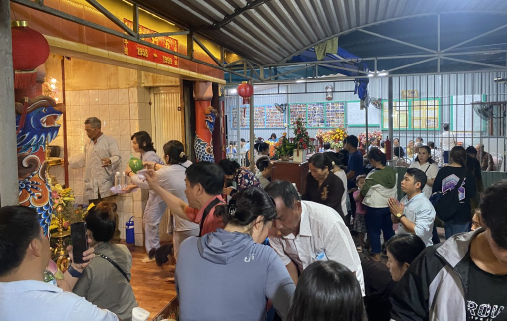 Khánh Hoà: Dòng người nhộn nhịp về tham dự Lễ hội Am Chúa