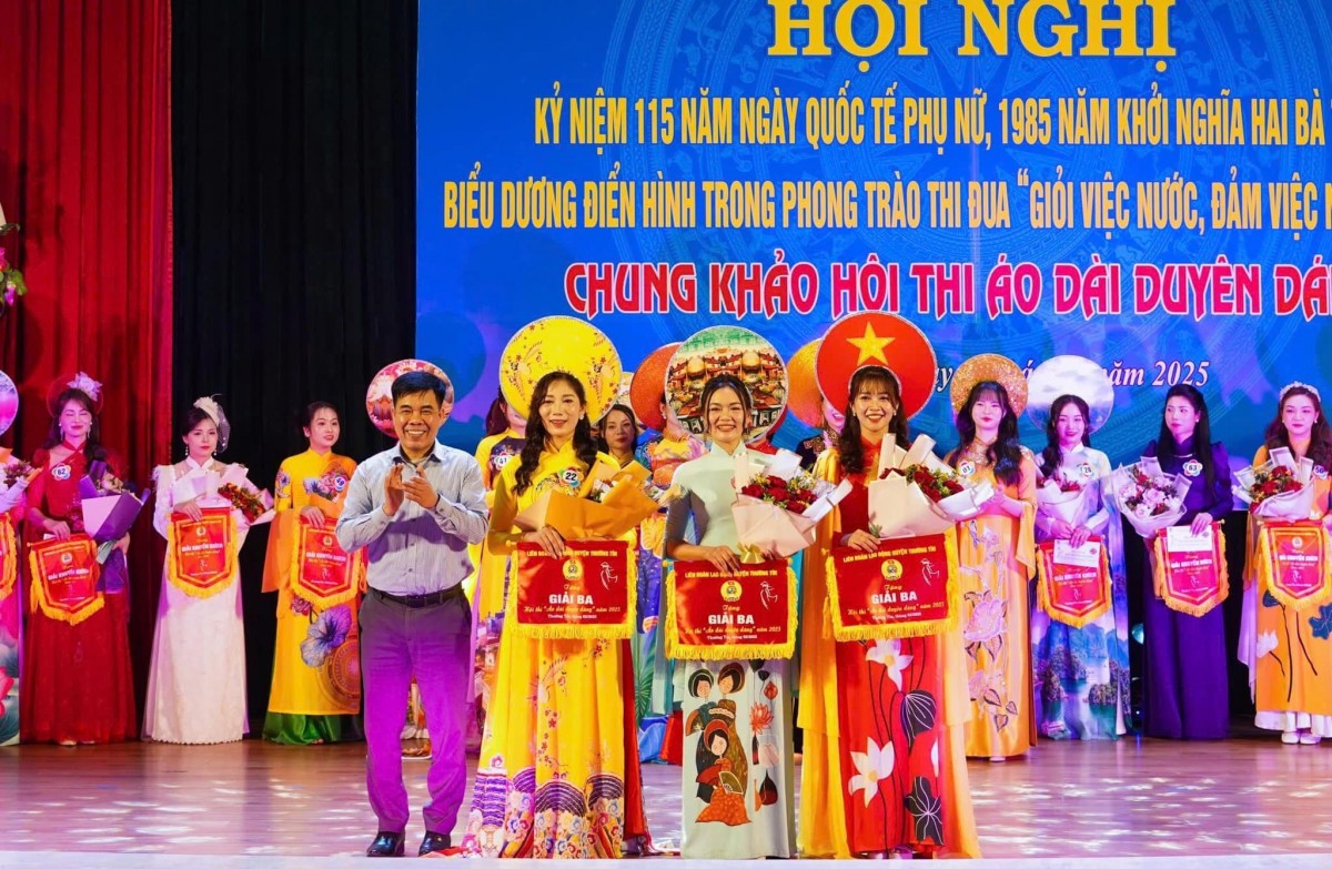 Tiếp tục nâng cao chất lượng phong trào thi đua yêu nước trong người lao động Tiếp tục nâng cao chất lượng phong trào thi đua yêu nước trong người lao động