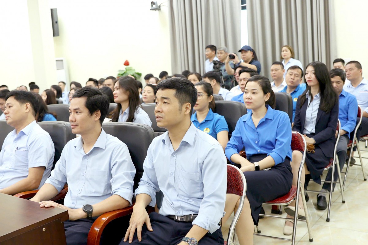 TRỰC TUYẾN: Phổ biến Luật Thủ đô và những chính sách mới liên quan đến người lao động