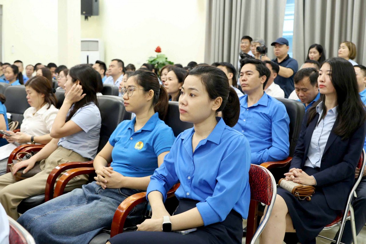 TRỰC TUYẾN: Phổ biến Luật Thủ đô và những chính sách mới liên quan đến người lao động