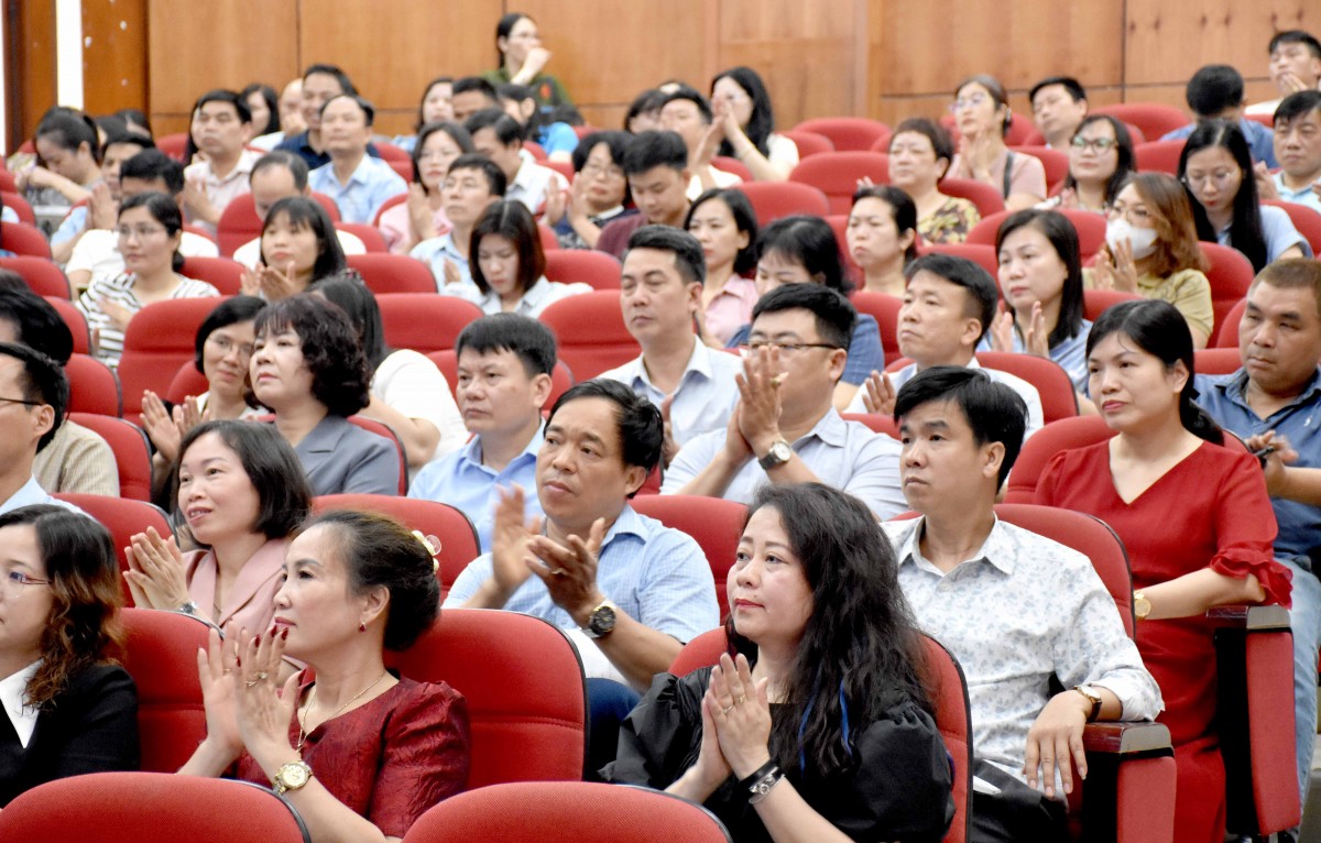 TRỰC TUYẾN: Phổ biến chính sách về tiền lương, bảo hiểm xã hội và Luật Thủ đô 2024