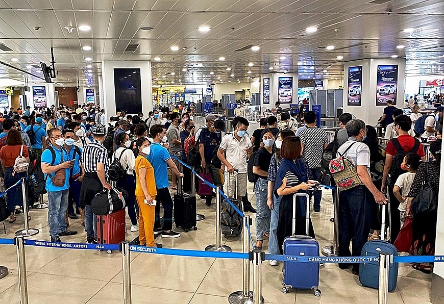 Sản lượng hành khách qua các cảng hàng không tăng hơn 17% so với cùng kỳ năm ngoái