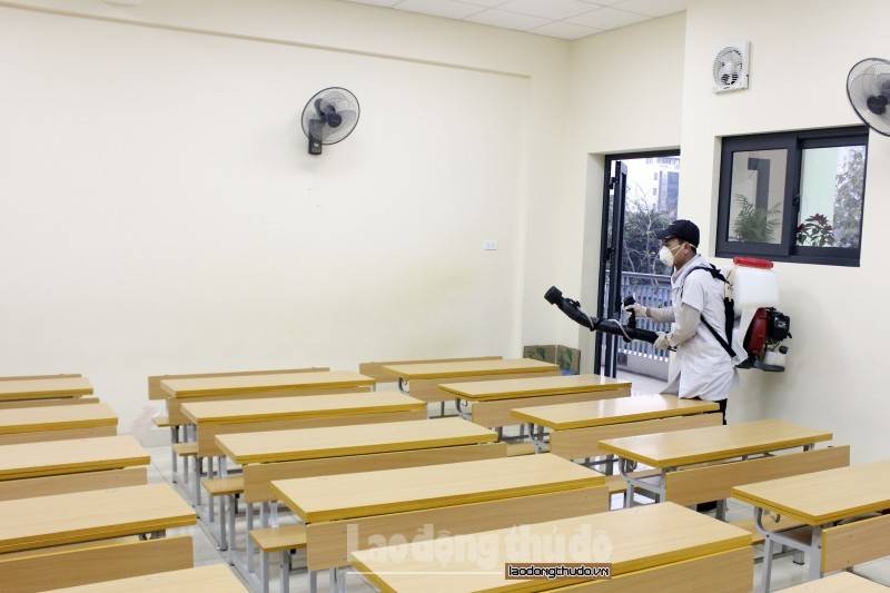 giao vien hoc sinh khong can deo khau trang khi o truong