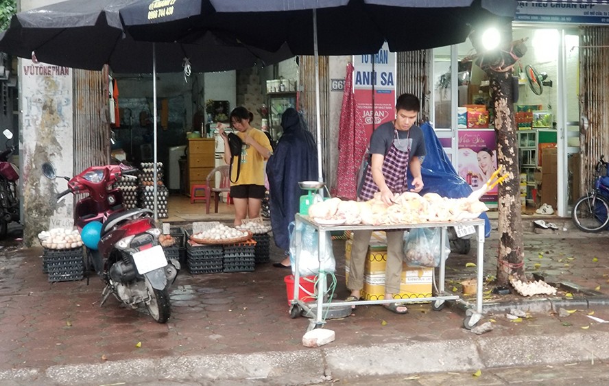 Hà Nội xử lý dứt điểm chợ cóc, chợ tạm trong năm 2025