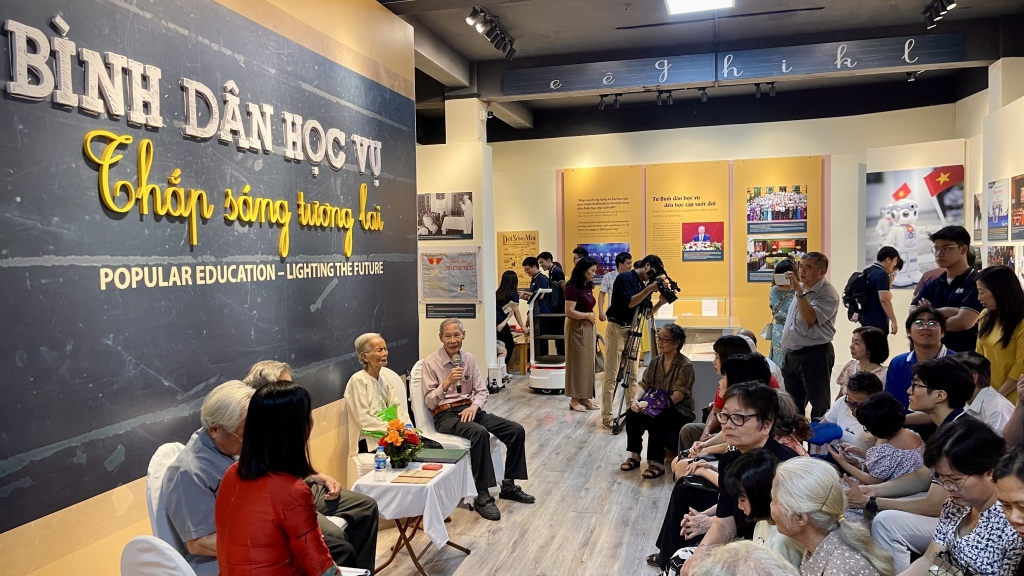 160 hiện vật quý tái hiện phong trào "Bình dân học vụ" sau 80 năm