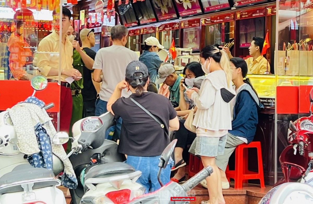 Giá vàng miếng trong nước đang hướng lên mốc 130 triệu/lượng