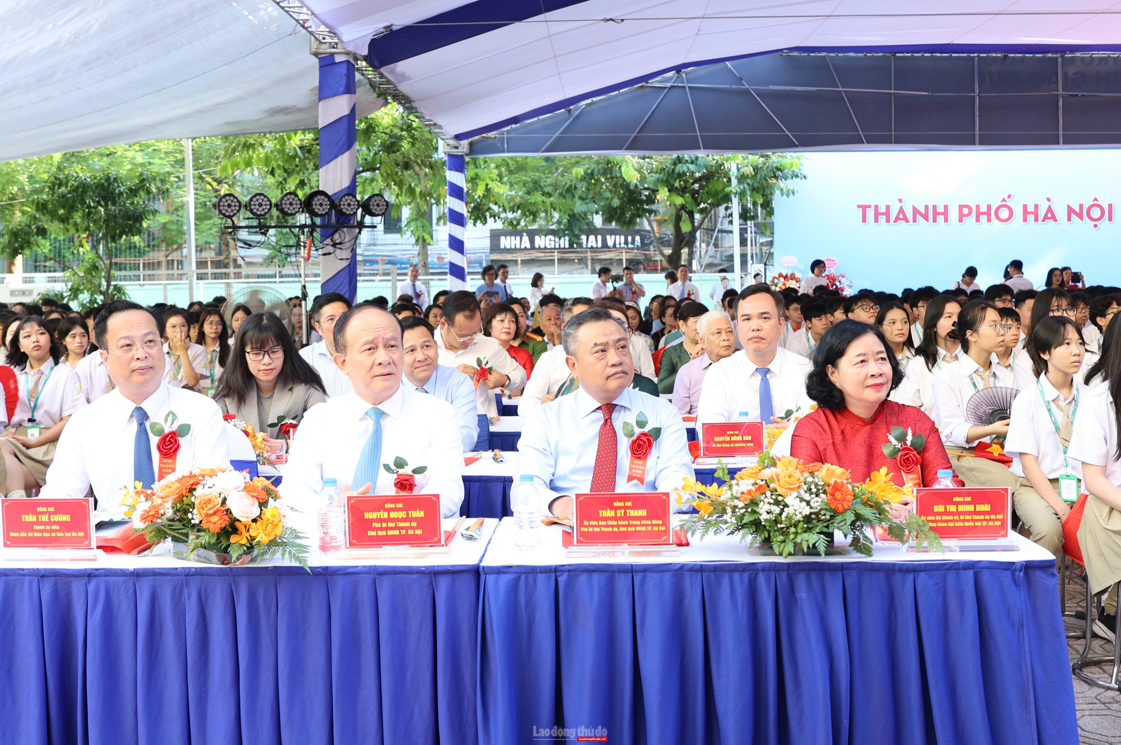 Lãnh đạo thành phố Hà Nội dự Lễ khai giảng tại điểm cầu Trường THPT Phan Huy Chú