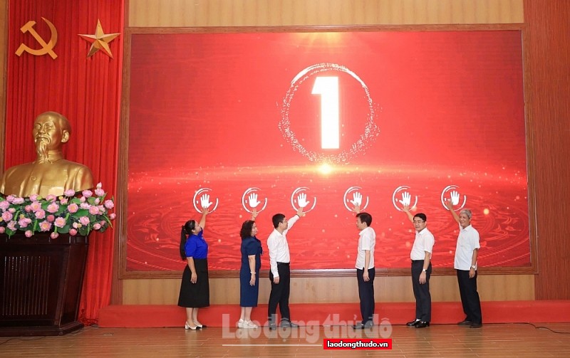 Lan tỏa tinh thần chuyển đổi số, xây dựng công dân số Tây Hồ