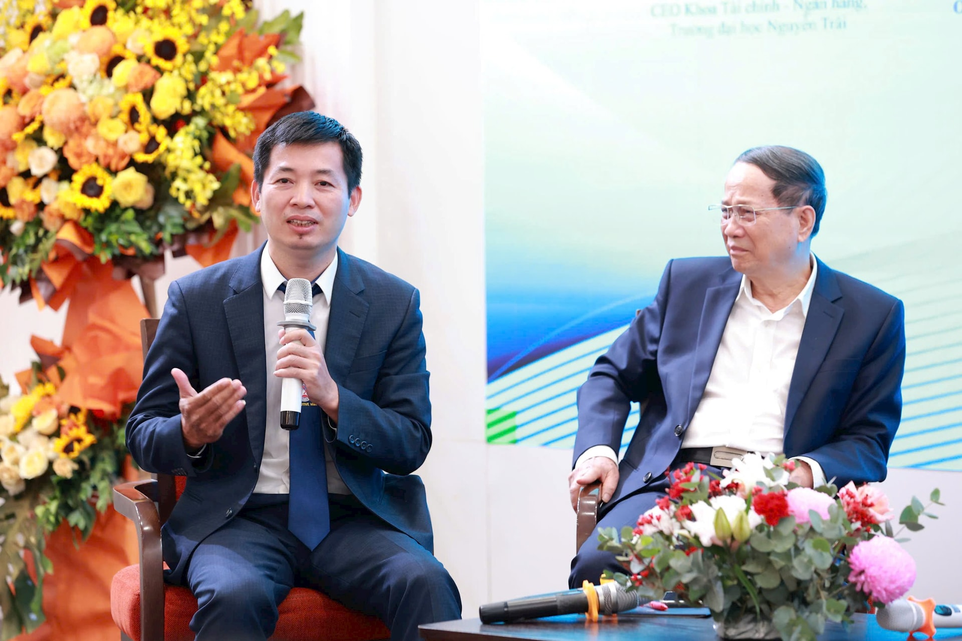 Có nên mua bạc lúc này?