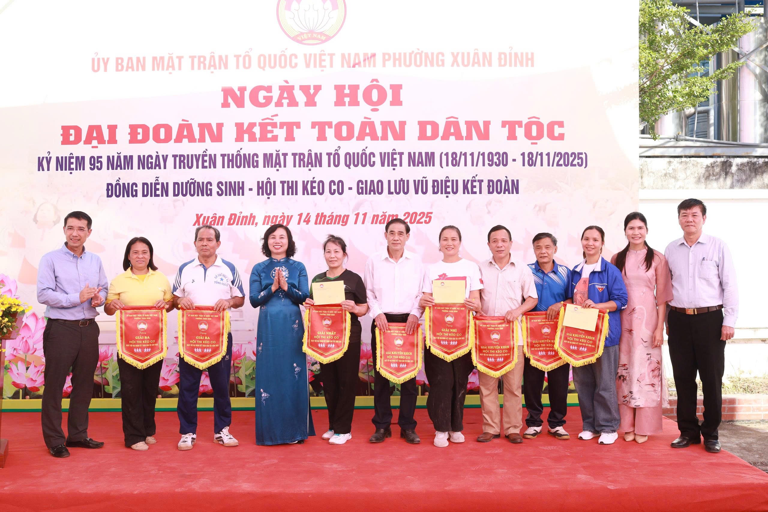 Phát huy 95 năm truyền thống, Xuân Đỉnh củng cố đại đoàn kết và xây dựng đô thị “Thông minh - kiểu mẫu”