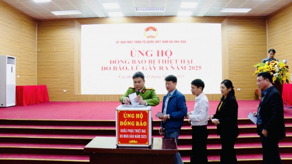 Người dân Ứng Hòa hướng về đồng bào vùng thiên tai