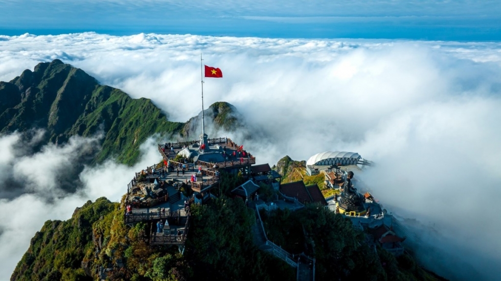 Sun World Fansipan Legend tung ưu đãi “khủng” cho người dân Lào Cai mới