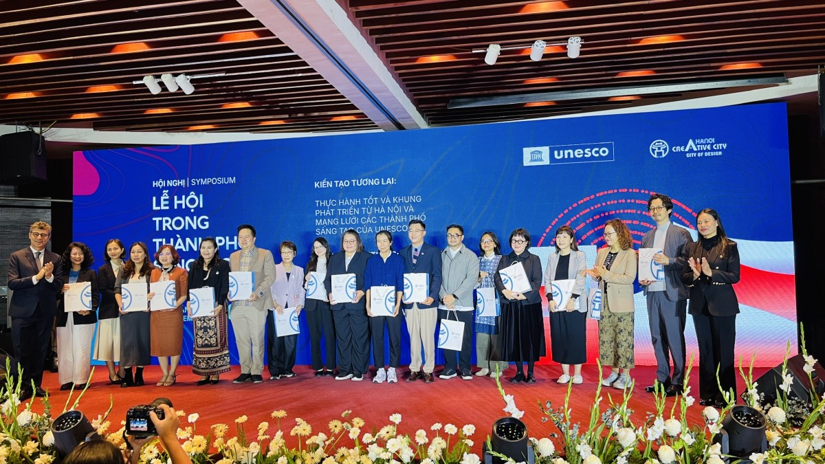 Hà Nội kiến tạo tương lai với kinh nghiệm từ các Thành phố sáng tạo thế giới Hà Nội kiến tạo tương lai với kinh nghiệm từ các Thành phố sáng tạo thế giới