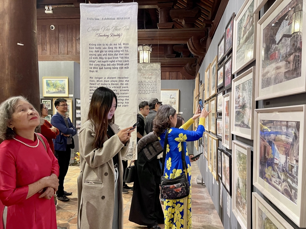 Độc đáo triển lãm cá nhân “Danh tính hình thành” của họa sĩ Minh Đàm