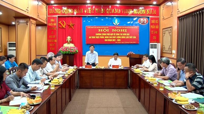 Lãnh đạo ngành nông nghiệp Hòa Bình và Hà Nội tại hội nghị.