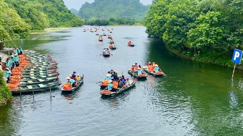 Du lịch Việt Nam có những dấu hiệu khởi sắc khi lượng du khách nội địa tăng mạnh.
