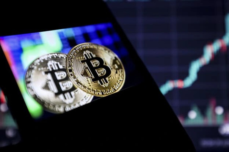 Bitcoin tăng­­­­ sốc trước thông tin Mỹ thúc đẩy nghiên cứu tiền điện tử - 1